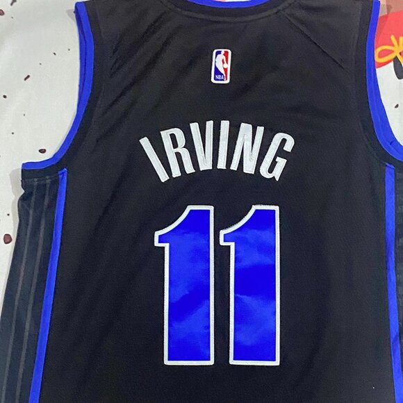 Brooklyn Nets Player Irving Number 11 In A Black Jersey - Picture 6 of 6